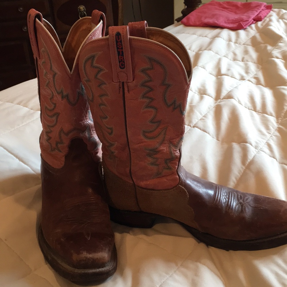 Women’s cowboy boots